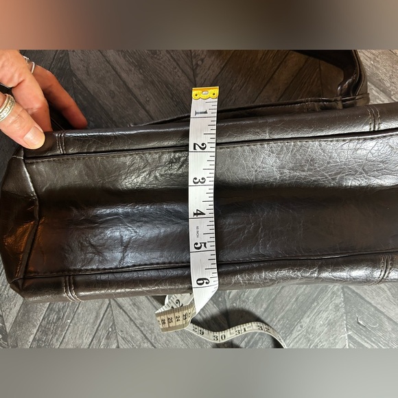 The Stone Dark Brown Women Leather Adjustable Strap Shoulder Bag - Picture 13 of 13